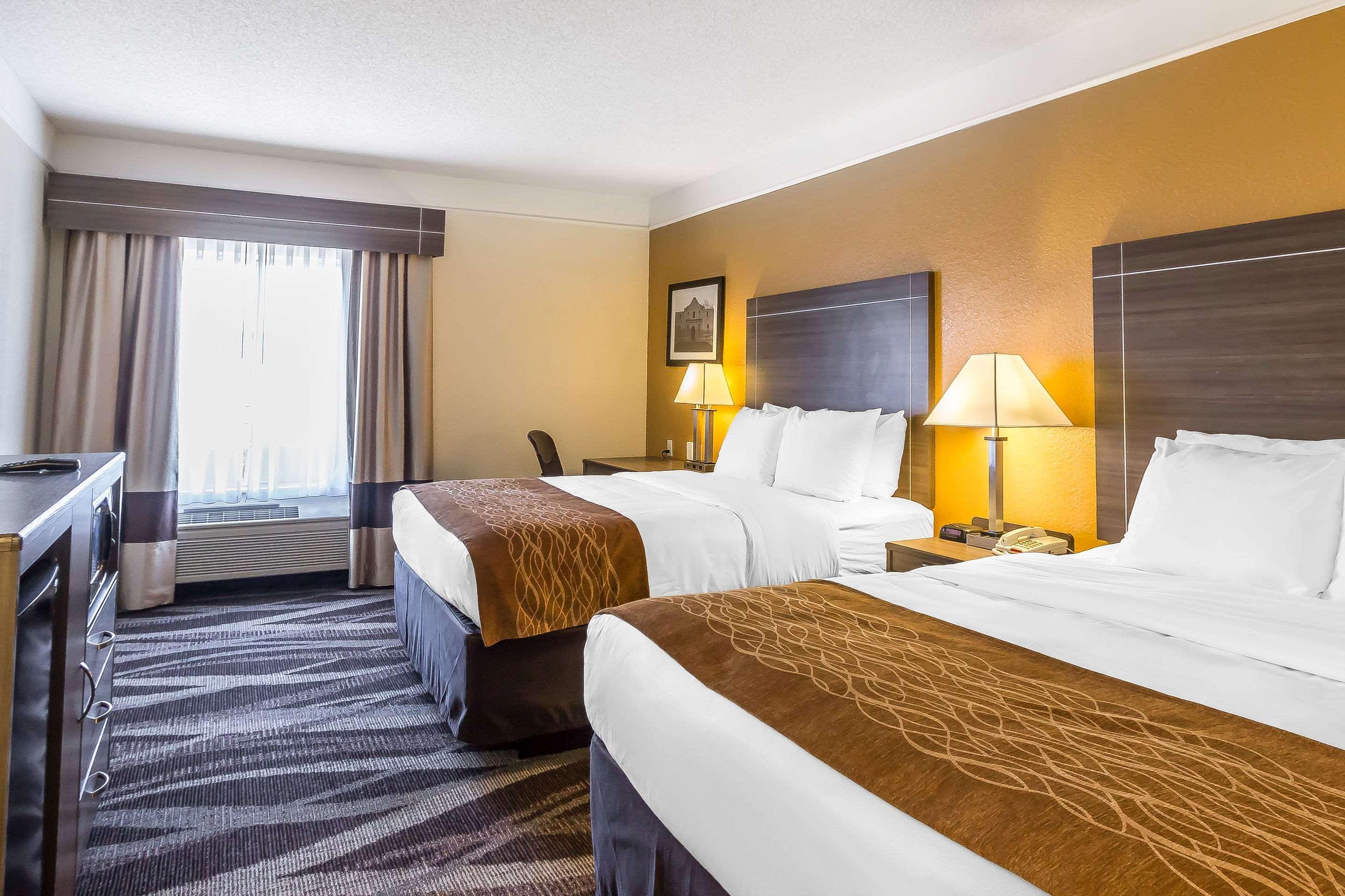 Comfort Inn Near Frost Bank Center サンアントニオ エクステリア 写真