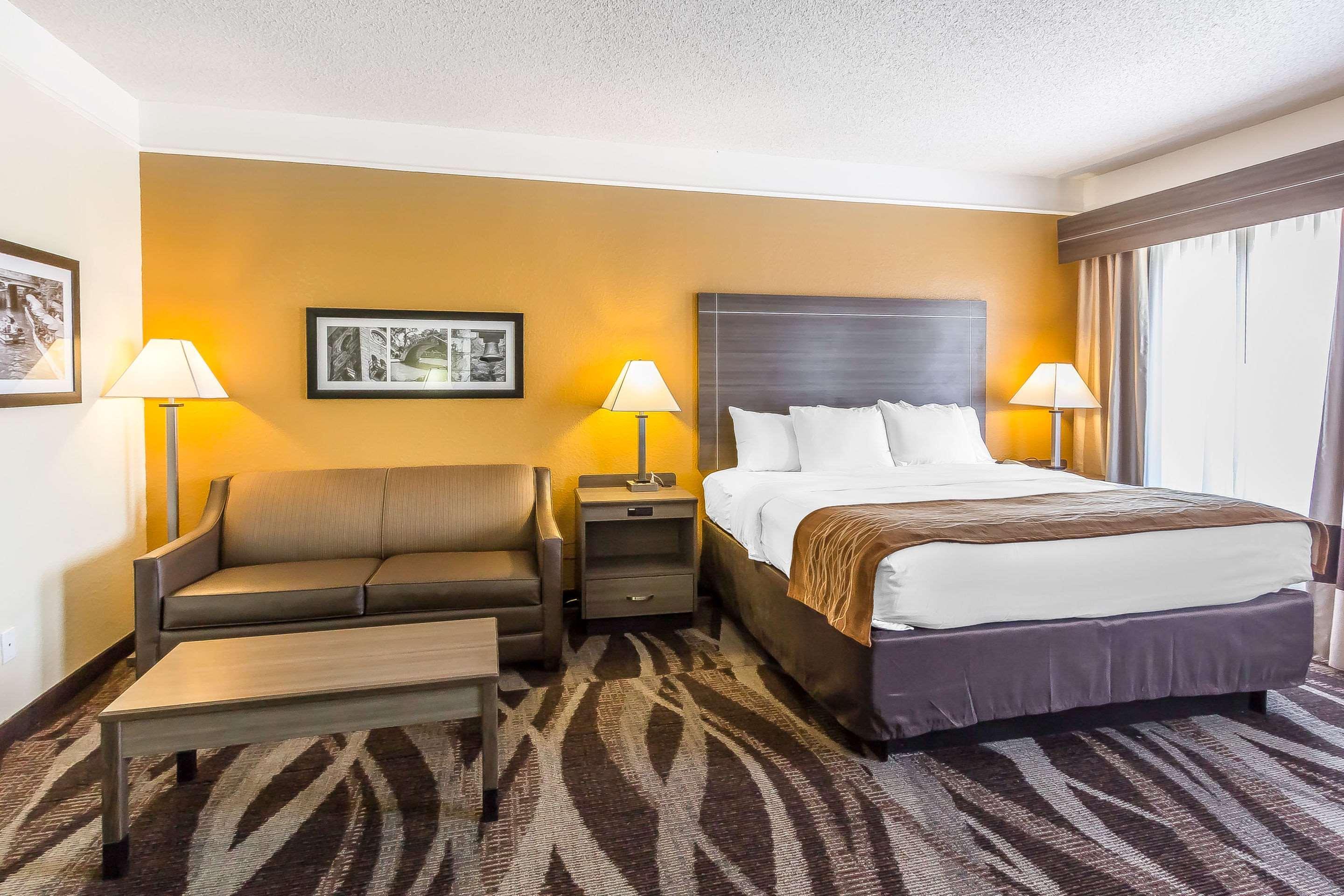 Comfort Inn Near Frost Bank Center サンアントニオ エクステリア 写真