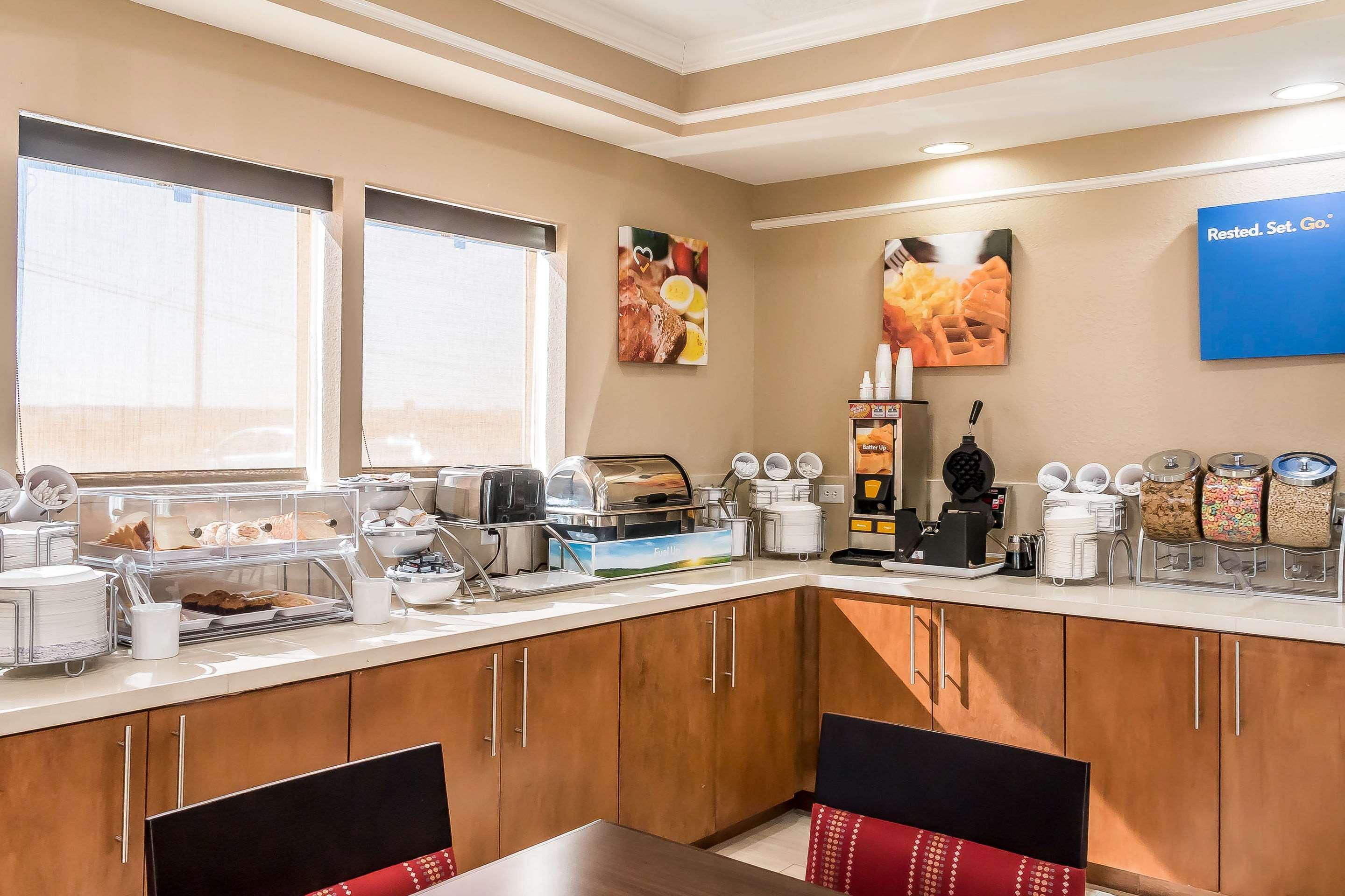 Comfort Inn Near Frost Bank Center サンアントニオ エクステリア 写真