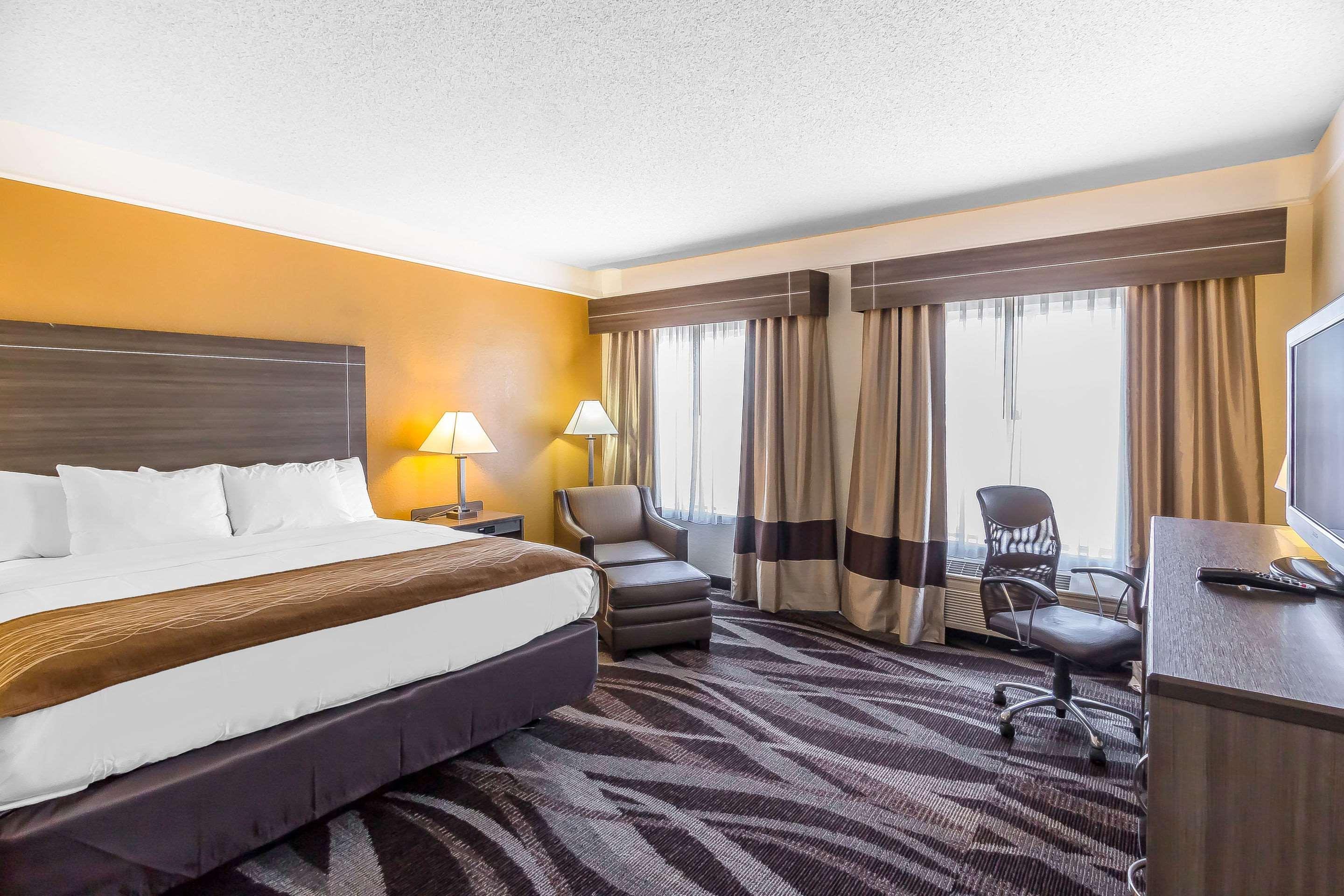 Comfort Inn Near Frost Bank Center サンアントニオ エクステリア 写真