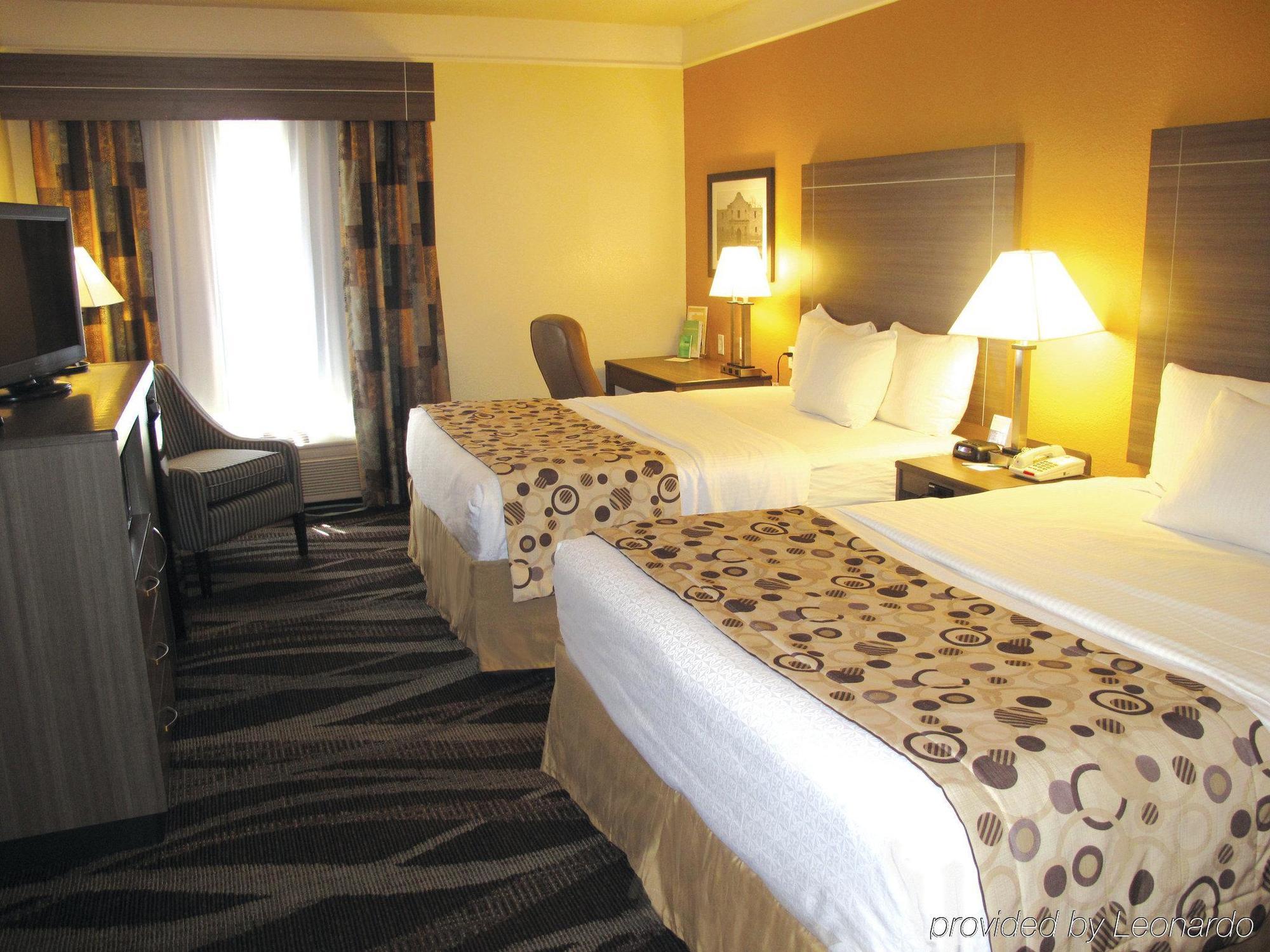 Comfort Inn Near Frost Bank Center サンアントニオ エクステリア 写真
