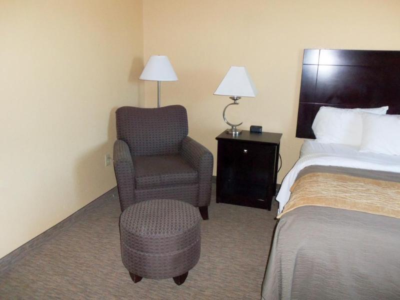 Comfort Inn Near Frost Bank Center サンアントニオ エクステリア 写真